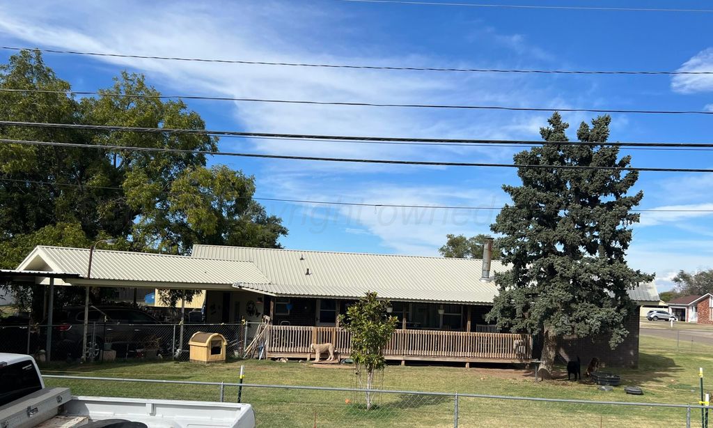 310 E 12th Street, Friona, TX 79035