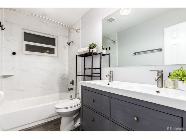 1040 E 112th Pl, Northglenn, CO 80233