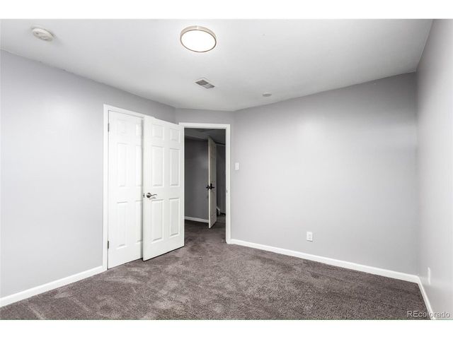 1040 E 112th Pl, Northglenn, CO 80233