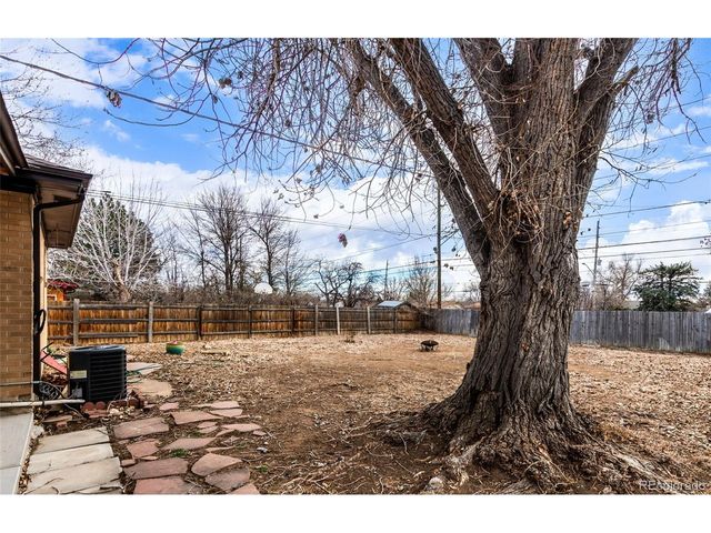 1040 E 112th Pl, Northglenn, CO 80233