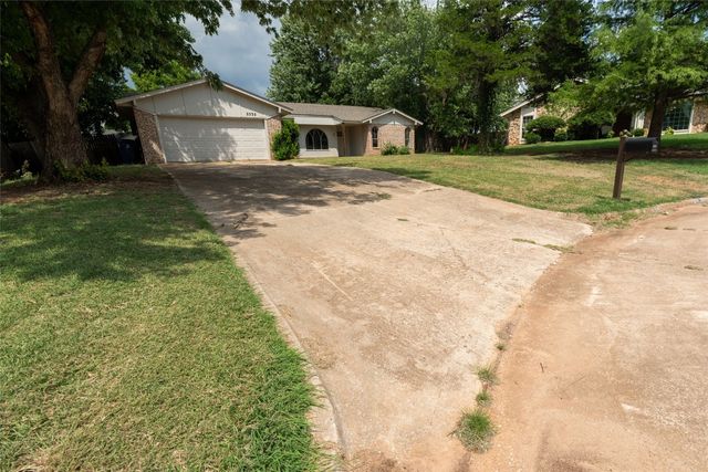 2533 Indian Creek Court, Oklahoma City, OK 73120