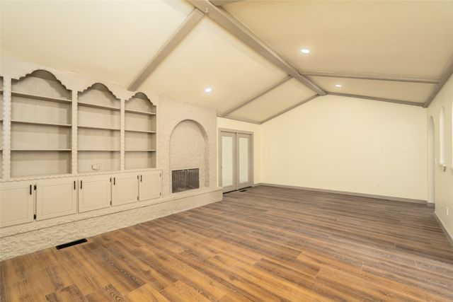 2533 Indian Creek Court, Oklahoma City, OK 73120