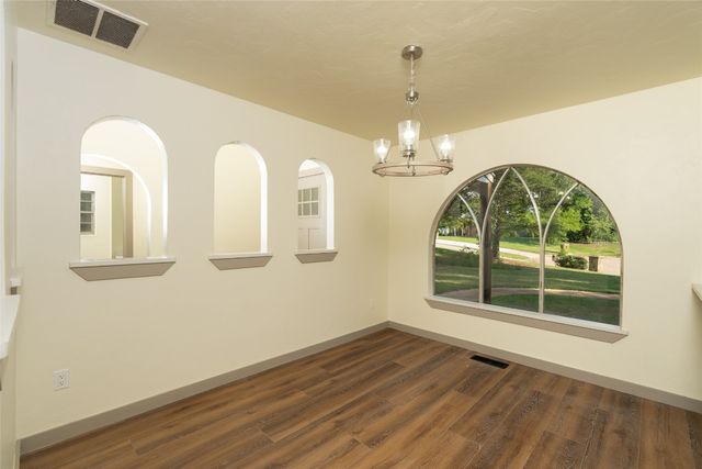 2533 Indian Creek Court, Oklahoma City, OK 73120