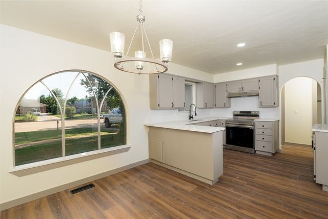 2533 Indian Creek Court, Oklahoma City, OK 73120