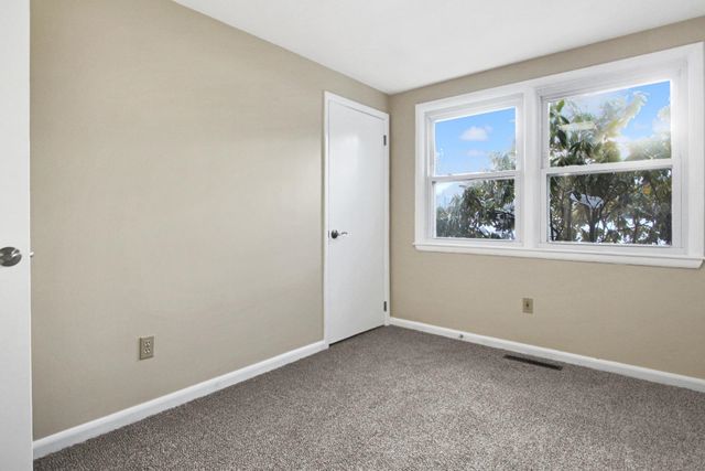 2 Tufts Drive, Nashua, NH 03064