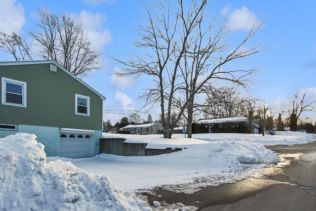 2 Tufts Drive, Nashua, NH 03064