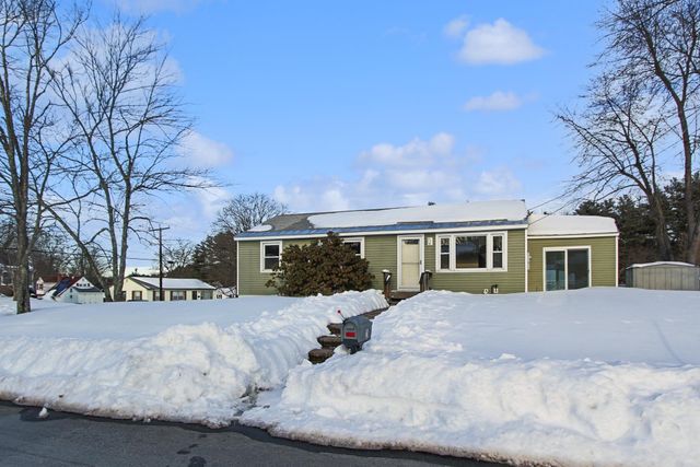 2 Tufts Drive, Nashua, NH 03064