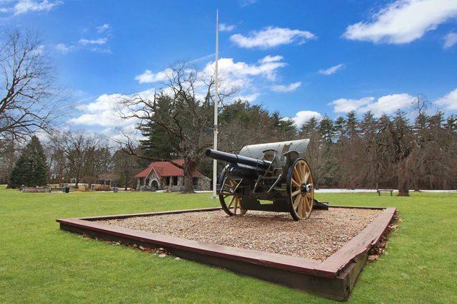 2 Tufts Drive, Nashua, NH 03064