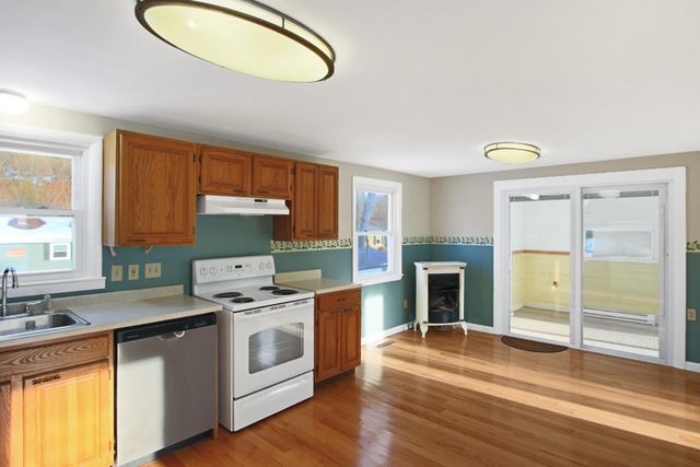 2 Tufts Drive, Nashua, NH 03064