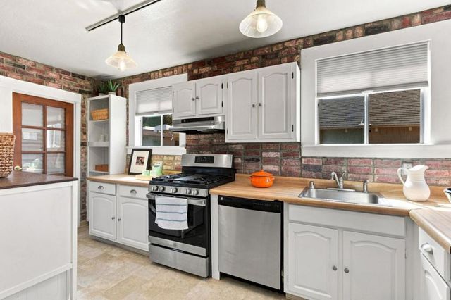 468 Donaldson Avenue, Pacifica, CA 94044