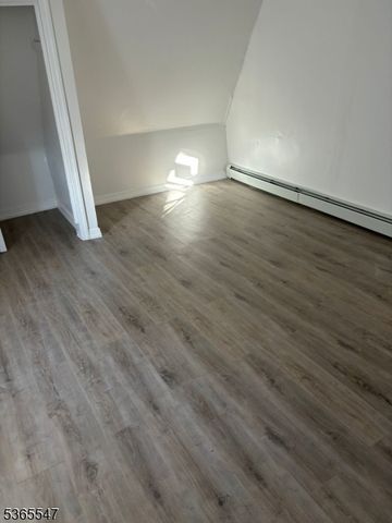 327 Ellison St, Paterson City, NJ 07501