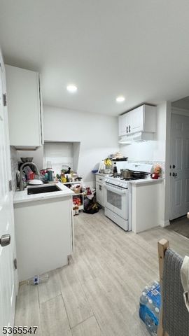 327 Ellison St, Paterson City, NJ 07501