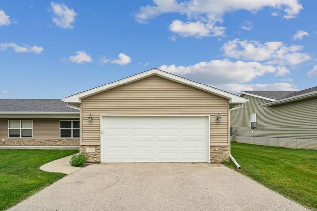 2903 Cohen Lane, Waterloo, IA 50701