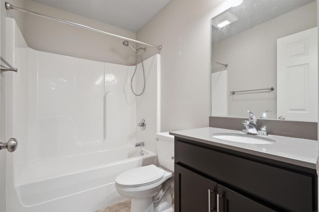 2903 Cohen Lane, Waterloo, IA 50701