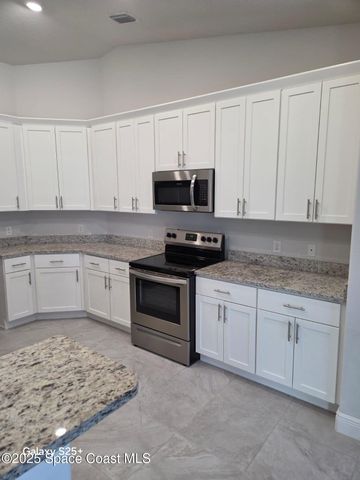 2437 Hagoplan Avenue SW, Palm Bay, FL 32908