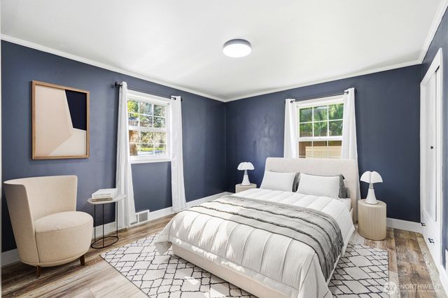 16714 SE Newport Way, Bellevue, WA 98006