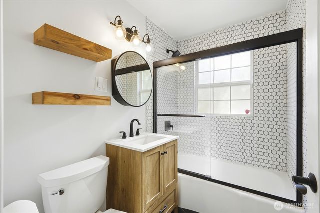 16714 SE Newport Way, Bellevue, WA 98006