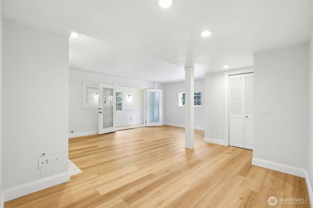 16714 SE Newport Way, Bellevue, WA 98006