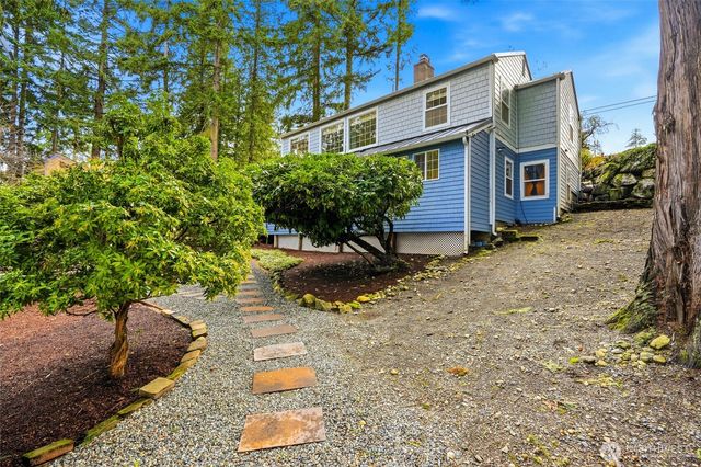 16714 SE Newport Way, Bellevue, WA 98006