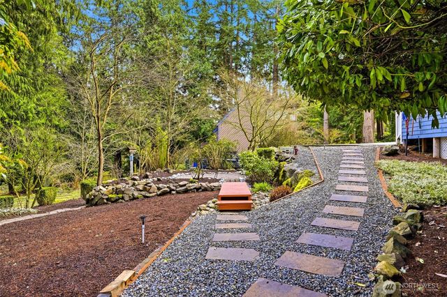 16714 SE Newport Way, Bellevue, WA 98006
