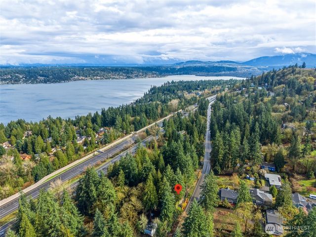 16714 SE Newport Way, Bellevue, WA 98006