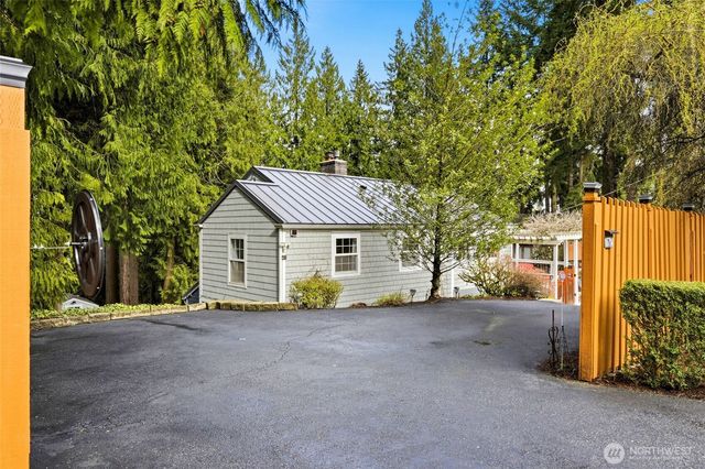 16714 SE Newport Way, Bellevue, WA 98006