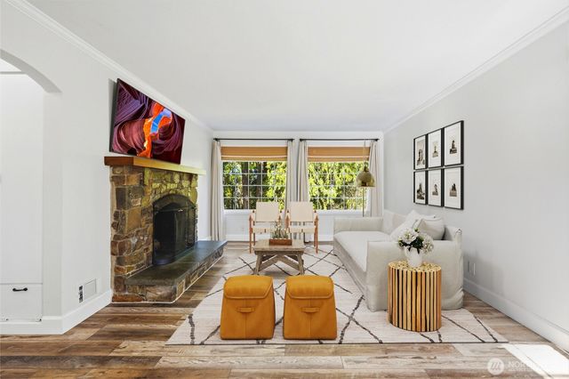 16714 SE Newport Way, Bellevue, WA 98006