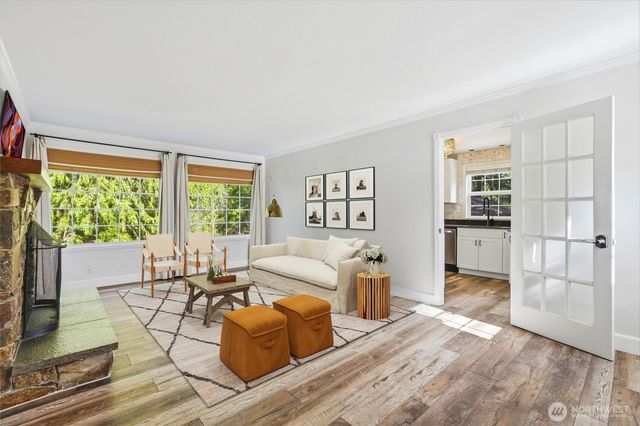 16714 SE Newport Way, Bellevue, WA 98006