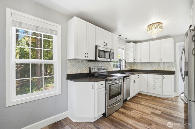 16714 SE Newport Way, Bellevue, WA 98006