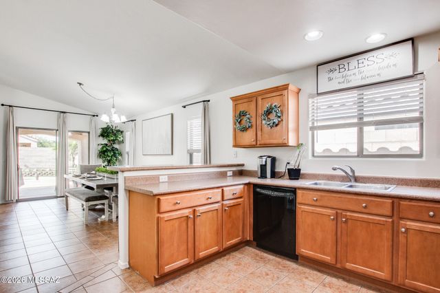 6968 S Spring Walk Drive, Tucson, AZ 85757