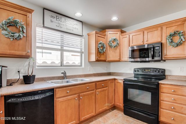6968 S Spring Walk Drive, Tucson, AZ 85757