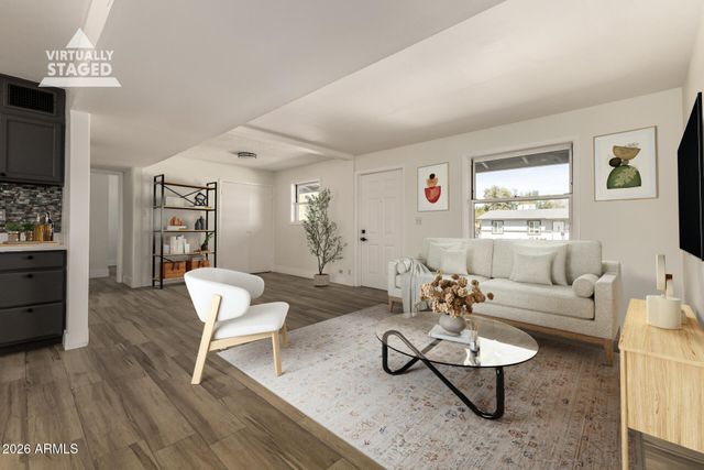 2535 E HARTFORD Avenue, Phoenix, AZ 85032