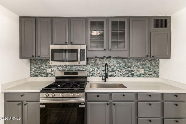 2535 E HARTFORD Avenue, Phoenix, AZ 85032