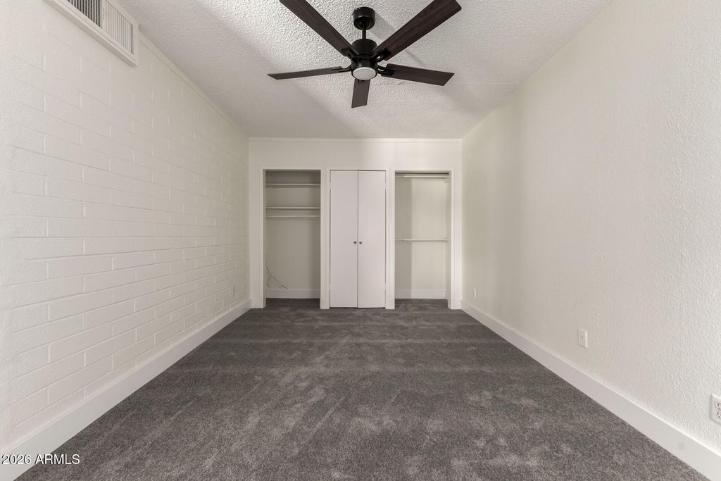 Image 18 of property listing at 2535 E HARTFORD Avenue, Phoenix, AZ 85032