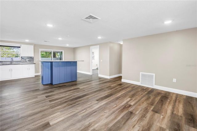 518 62ND AVENUE NE, St Petersburg, FL 33702