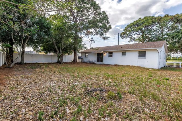 518 62ND AVENUE NE, St Petersburg, FL 33702