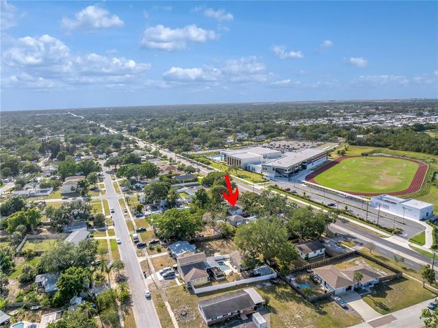 518 62ND AVENUE NE, St Petersburg, FL 33702