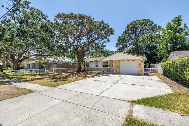 518 62ND AVENUE NE, St Petersburg, FL 33702