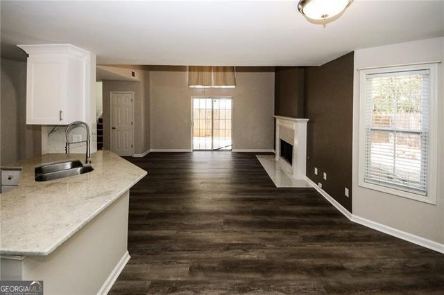 121 Stoneforest Drive, Woodstock, GA 30189