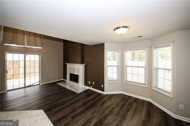 121 Stoneforest Drive, Woodstock, GA 30189