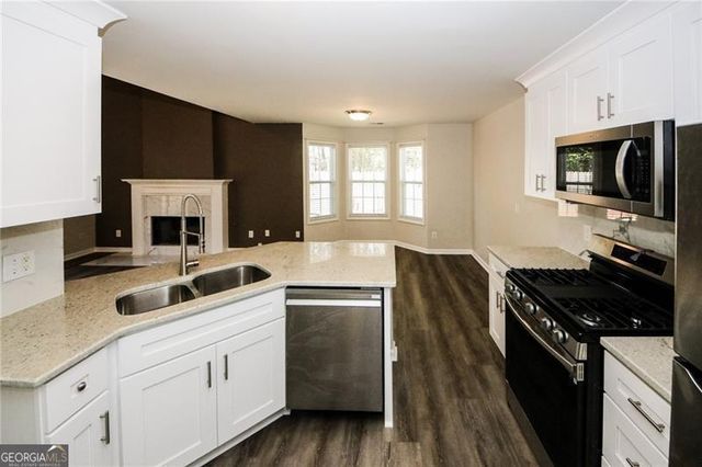 121 Stoneforest Drive, Woodstock, GA 30189