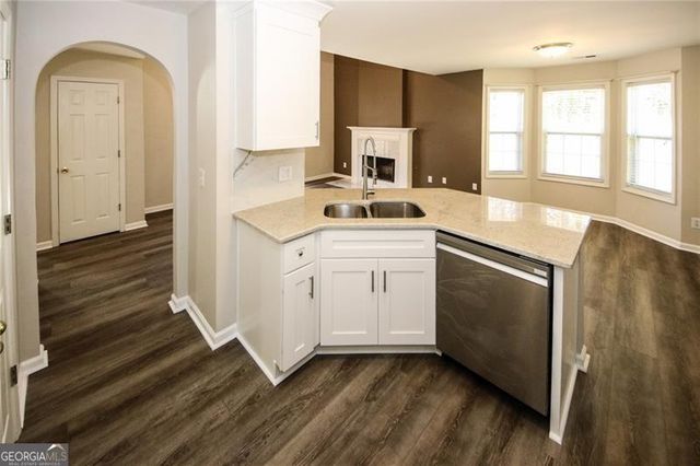 121 Stoneforest Drive, Woodstock, GA 30189