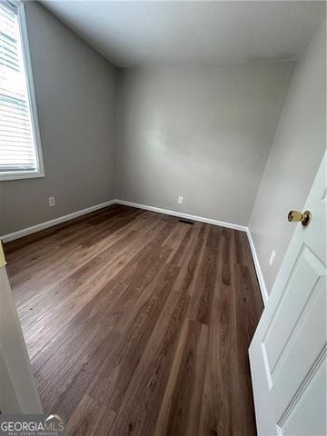 121 Stoneforest Drive, Woodstock, GA 30189