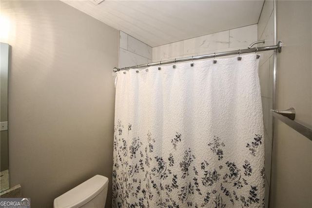 121 Stoneforest Drive, Woodstock, GA 30189