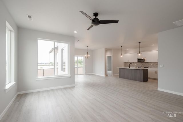 2940 N Schimigadoon Way, Eagle, ID 83616