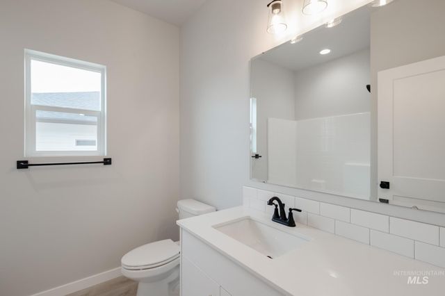 2940 N Schimigadoon Way, Eagle, ID 83616