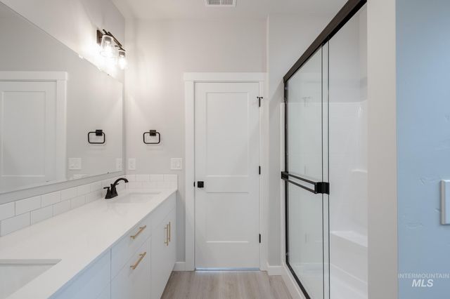 2940 N Schimigadoon Way, Eagle, ID 83616