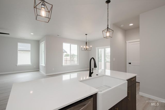 2940 N Schimigadoon Way, Eagle, ID 83616