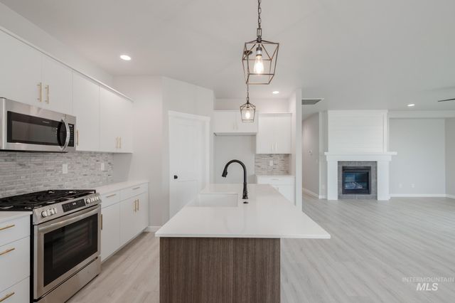 2940 N Schimigadoon Way, Eagle, ID 83616