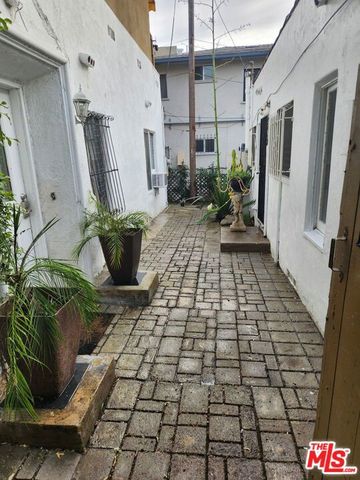1028 N Hayworth Avenue, West Hollywood, CA 90046